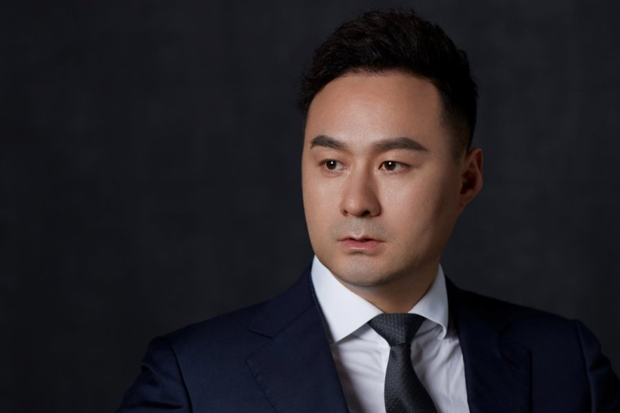 自信人生二百年 会当水击三千里 :black series黑系房车董事长邱洪伟